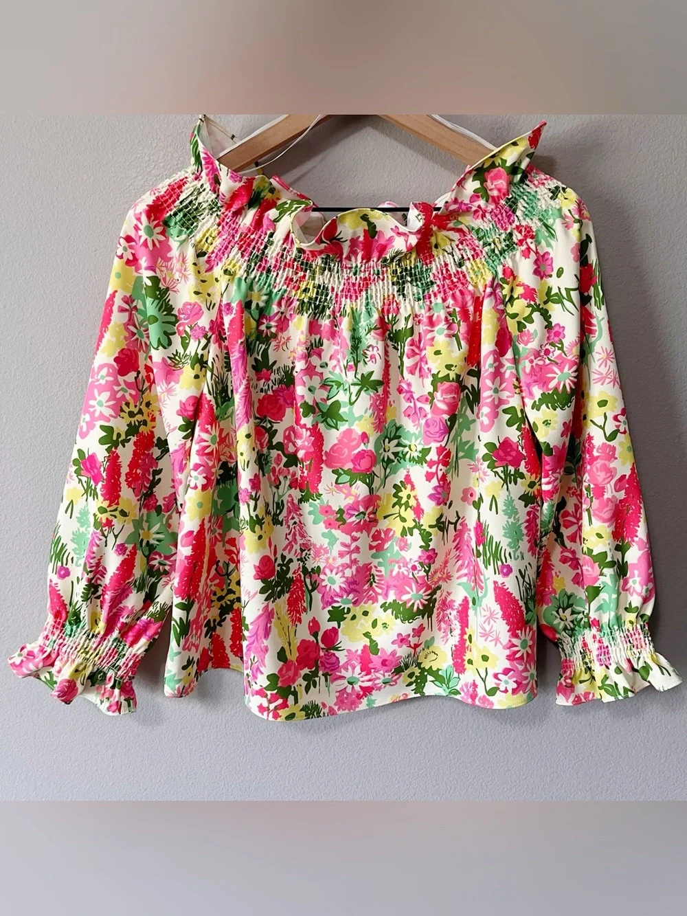 Tuckernuck Marguerite Colorful Floral Print Off-The-Shoulder Blouse Size Small